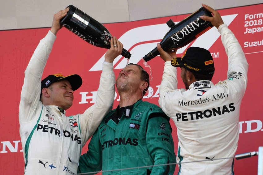 Doblete de Mercedes en Japón, Hamilton primero