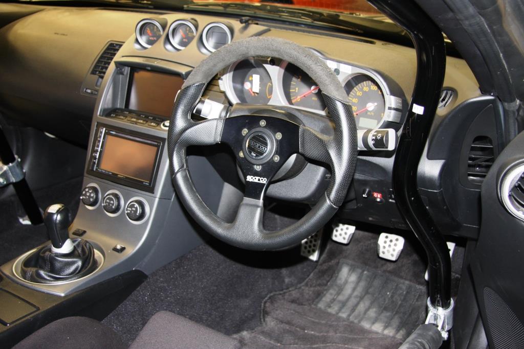 Vista interior del Nissan 350z