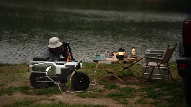 ciclomotor eléctrico, plegable y que cabe en un maletero