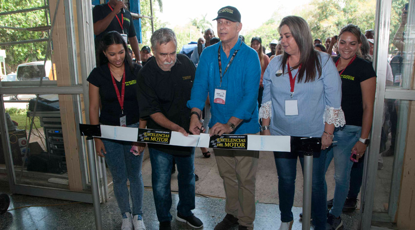 Inauguración del Salón