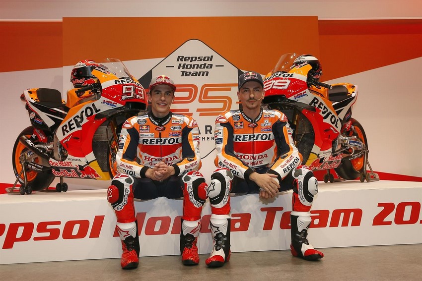 Marquez y Lorenzo. Lorenzo abandona MotoGP