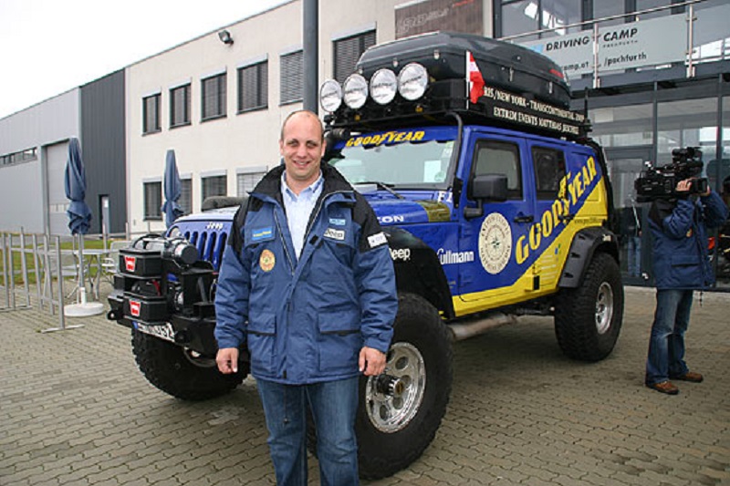 Matthias Jeschke con su Jeep Wrangler