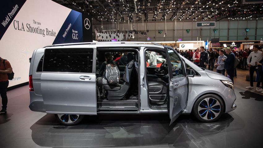 Mercedes EQV vista lateral en el Salón de Ginebra 2019