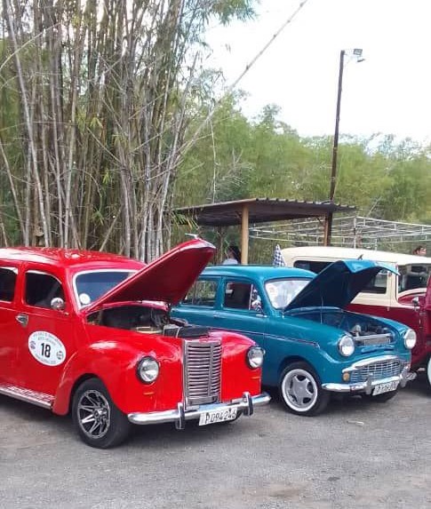 clubes de autos y motos en Cuba 