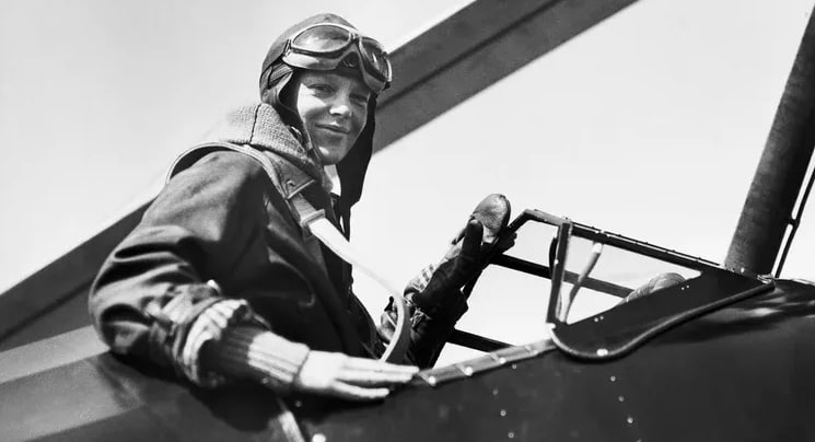 primera mujer aviadora en dar la vuelta al mundo, Amelia Earhart