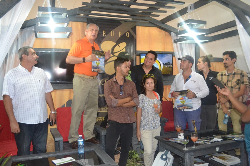 El presidente de Excelencias, José Carlos de Santiago, hizo la presentación del Grupo, como parte de las actividades de la Feria