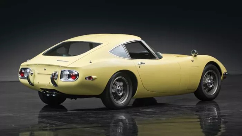Los coches que lucen los espejos retrovisores más bonitos