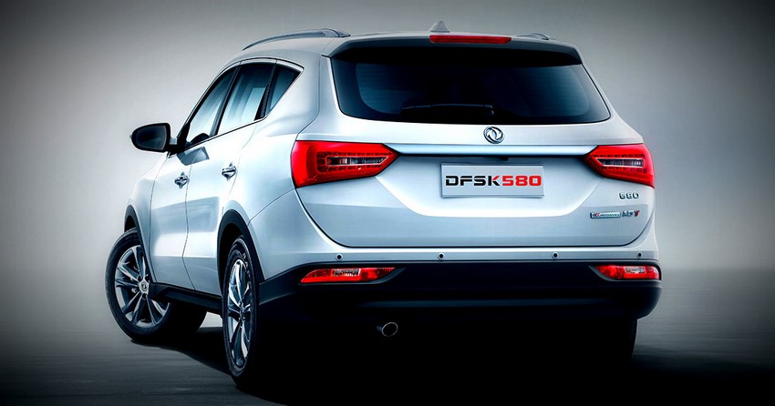 Vista Trasera  SUV DFSK 580