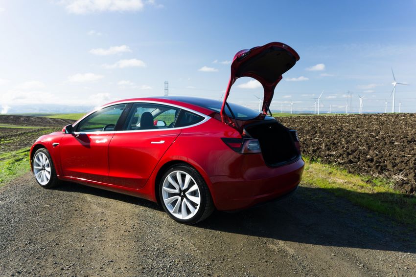 Tesla Model 3 vista trasera