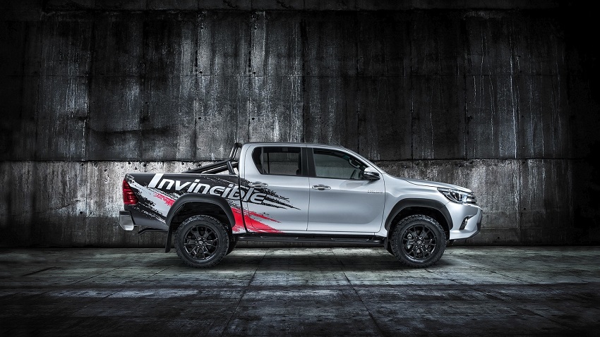 Toyota Hilux Invincible lateral.