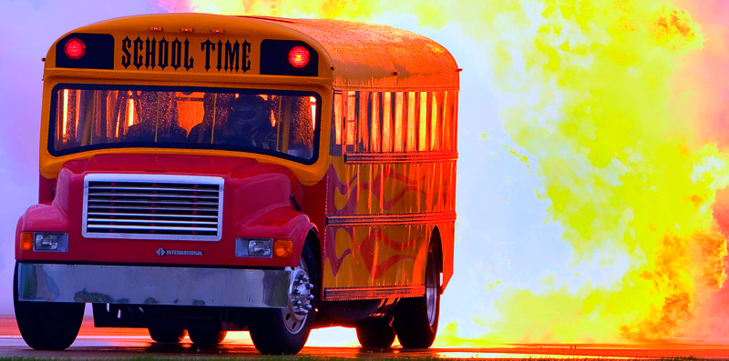 Autobus escolar a 590 km/h, no llegues tarde a clases
