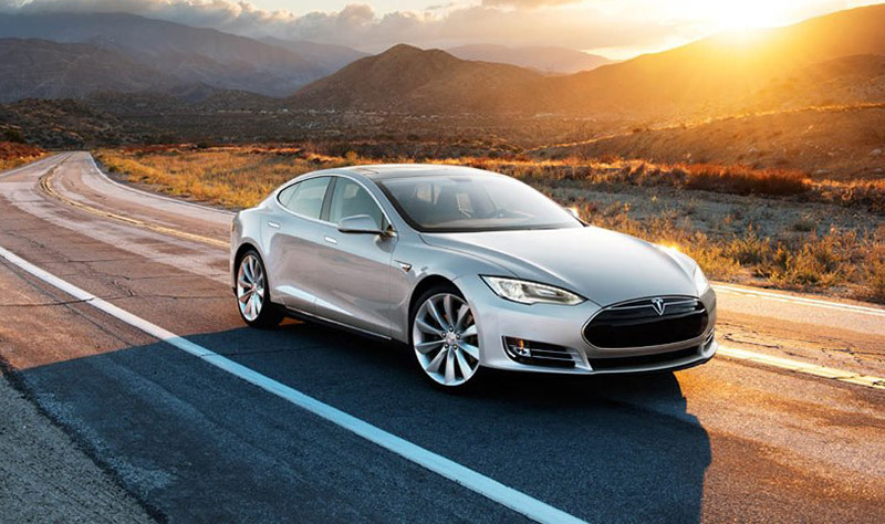 Tesla quiere lanzar con Google el primer coche autopilotado