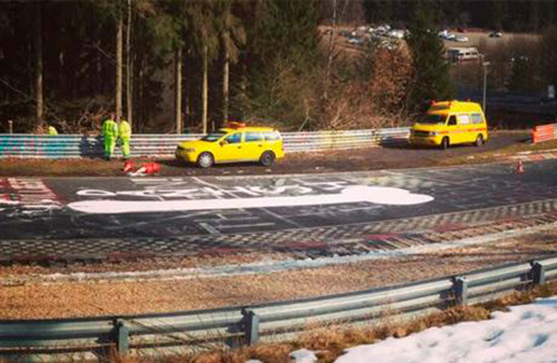 Nürburgring cierra por un pene gigante en el asfalto