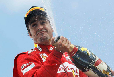 Alonso machaca a Red Bull y gana en Alemania
