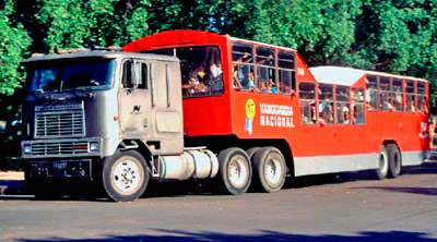 Camello (Bus Cubano) Yo vi nacer el primer camello cubano