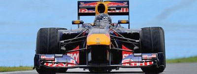 Red Bull domina en Brasil; Alonso, resiste