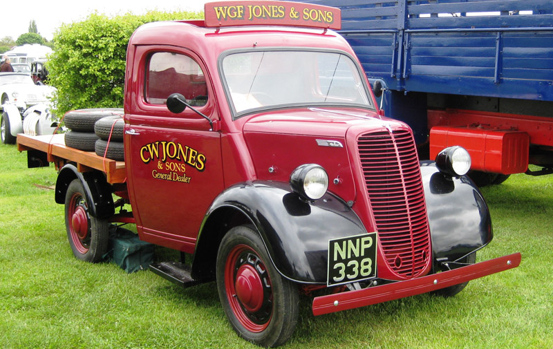 Fordson E83W, la pequeña camioneta que cargó a medio mundo