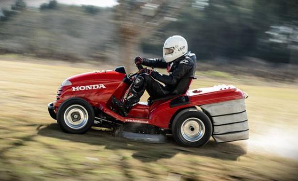 El cortacésped más rápido del mundo, cortesía de Honda