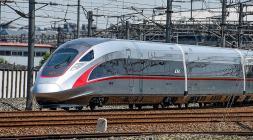La velocidad: importancia en la batalla avión vs. tren