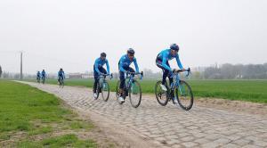 Valverde y Landa con Movistar