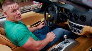 John Cena en su ferrari