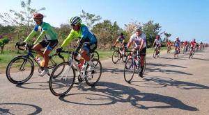 Ciclismo Máster en Trinidad por la fundación de la villa