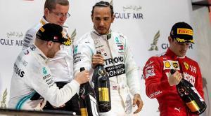 Mercedes se adueña del GP de Bahrein con otro doblete, el segundo de esta temporada para el equipo dirigido por Toto Wolf, con la victoria de Lewis Hamilton seguido de su compañero de escuadra Valteri Bottas.