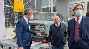 Un auto Lancia Fulvia