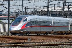 La velocidad: importancia en la batalla avión vs. tren