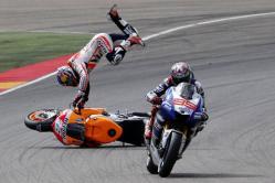 Marc Márquez cae de su Honda Del cielo al suelo