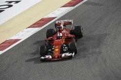 Ferrari destrona a los Mercedes en Barhein 