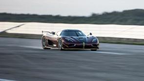 Koenigsegg Agera Koenigsegg Agera vs. Bugatti Chiron ¿Cuál es más rápido?