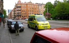 Las ambulancias suecas avisarán de su paso irrumpiendo en la reproducción de música de los coches
