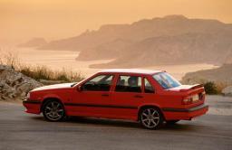 Estamos de celebración, el mítico Volvo 850 cumple 25 años