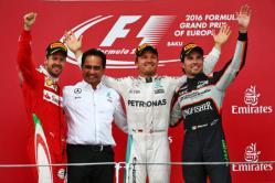 Rosberg se impuso en Bakú Mercedes no cede, Rosberg regresa