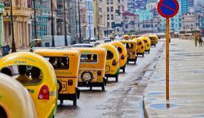 Coco Taxis en La Habana, Cuba Aventuras y venturas del Cocomóvil