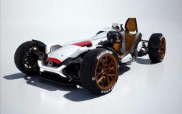 Honda Project 2&4 Honda Project 2&4: ¡405 kg y con motor de 215 CV de MotoGP!
