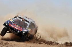 Peugeot pierde a Loeb en la lucha por el liderato 