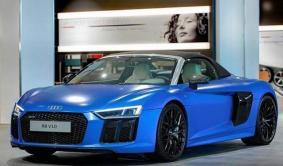 Este Arablau Matt Audi R8 Spyder es un Audi muy exclusivo