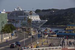 Crucero Adonia navega por aguas cubanas