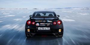Nissan GT-R 2013 Nissan GT-R, el coche más rápido sobre el hielo: 295 km/h