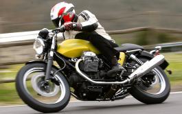 Moto-Guzzi V7 Café Classic Moto-Guzzi V7 Café Classic. Continúa haciendo historia