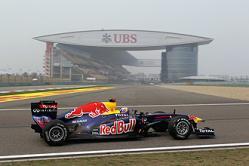 Sebastien Vettel (Red Bull) Vettel de tres-tres, con la amenaza de McLaren