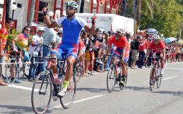 Yasmani Viamontes se adjudicó la 3ra etapa Viamontes llegó en coche a Bayamo