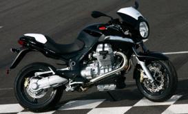 Guzzi 1200 Sport Moto-Guzzi 1200 Sport. Musculosa con ligero toque retro