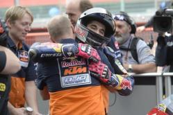 GP de Silverstone La garra de Lorenzo se impone a la valentía de Márquez