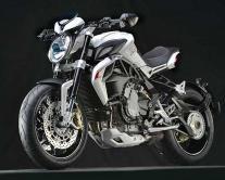 MV Agusta Brutale 800 Dragster MV Agusta Brutale 800 Dragster. La familia continúa creciendo