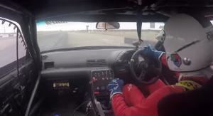 Nissan Skyline GT-R R32 Peleando con un Nissan Skyline GT-R R32 de 1.000 CV en el cuarto de milla