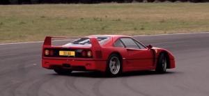 Vídeo: Chris Harris enfrenta al Ferrari F40 contra el F50