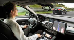 Video: BMW presenta su coche que conduce solo